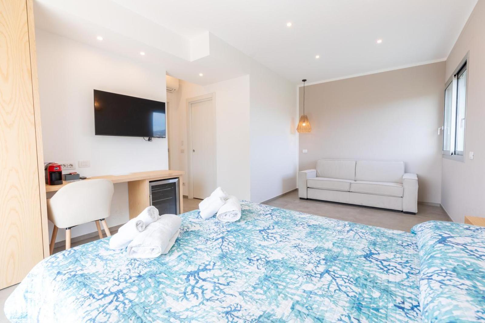 Antares Rooms And Suites Olbia Exterior photo