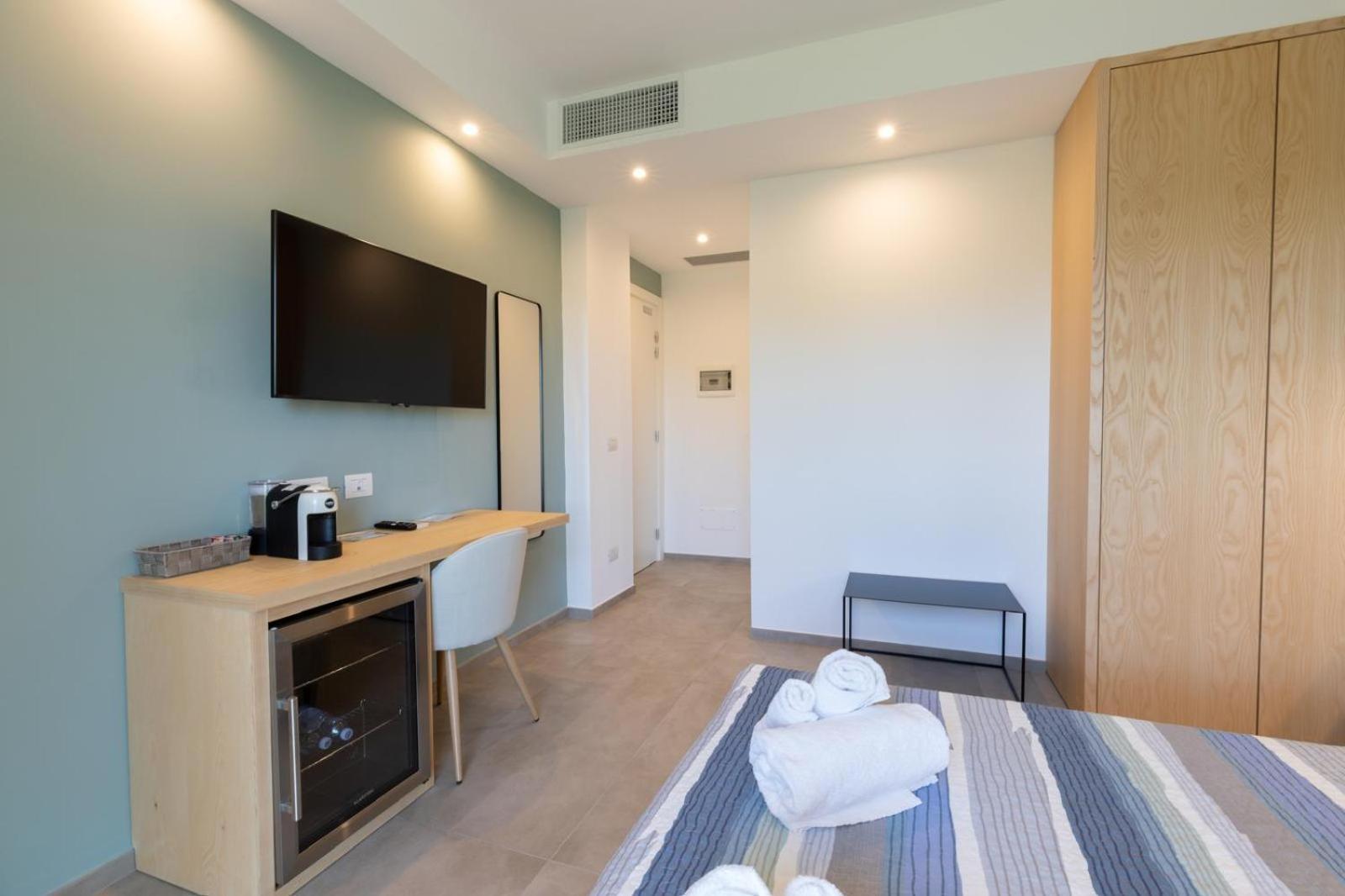 Antares Rooms And Suites Olbia Exterior photo
